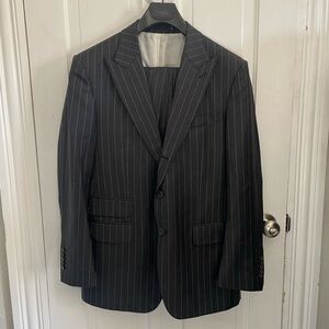 Suit Supply Grey Charc Pinstripe Peak lapel Suit Size 44R Pants 36x30
